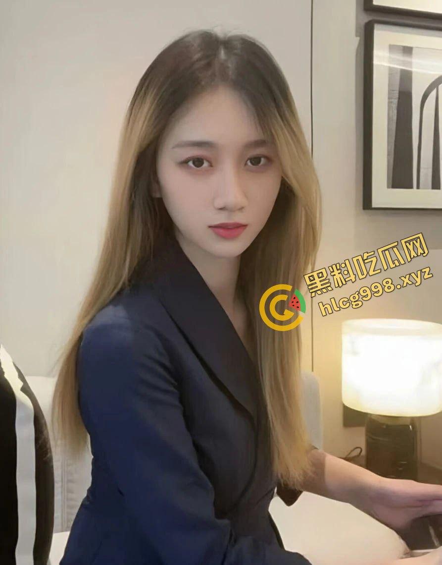 抖音拜金骚鸡『小茶』做销售搞特殊服务 辞职用逼骚投靠金主爸爸 早期性爱独家流出！-6