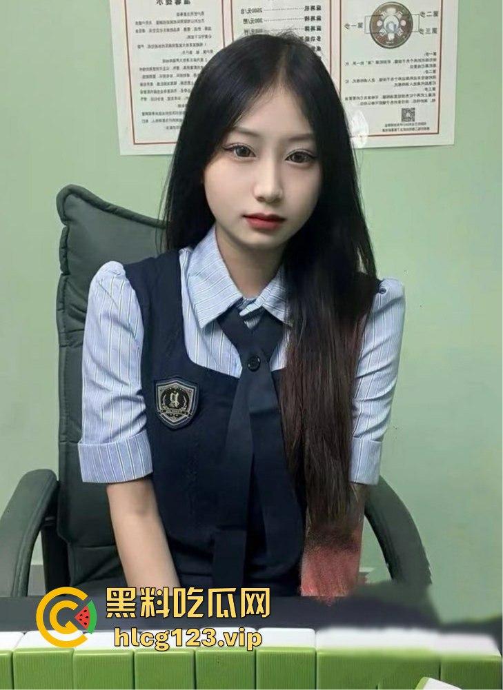 河北邢台快手网红吴媛媛吸毒后大街裸奔!性感长腿翘臀,精神小妹彻底玩嗨学狗爬行!-3