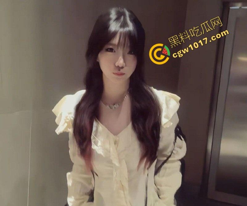 承德医学院高颜值【李静】不雅视频曝光!清纯女神私下淫骚扣穴,白袜足交撩人,后入猛操精液射满臀!-4