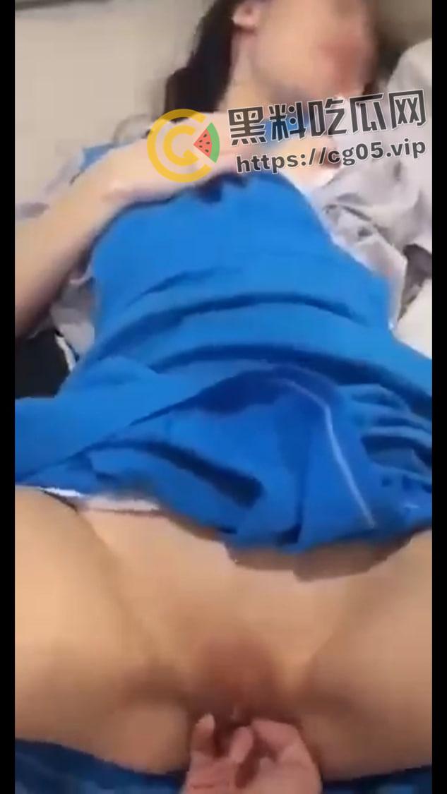 东莞极品御姐少妇【吴昕琳】性欲狂魔 裸漏肉体勾引租客 莞式少妇房东 这谁顶得住啊-9