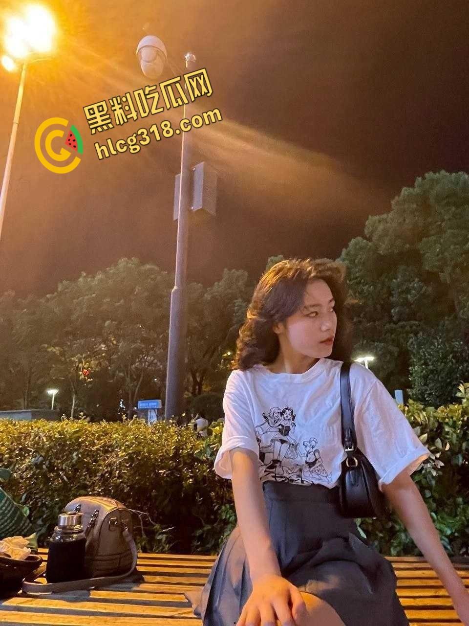 高颜值大学骚女口活绝,舌头缠绕深喉,舔得腿软,精液容器就是一条小母狗!-3