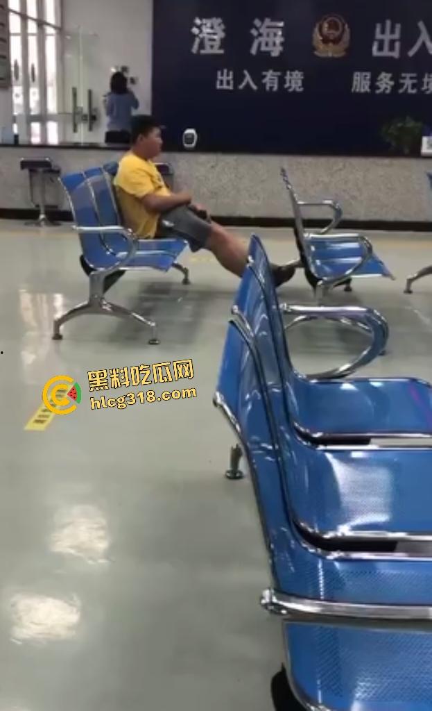 当众打飞机合集!来学学这些大神是如何在公共场合射精还不被发现的吧!-7