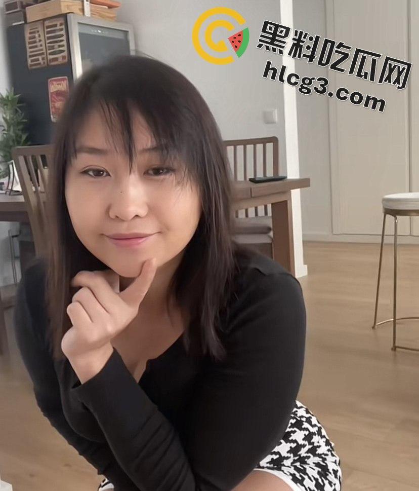 抖音贤妻良母网红『Lulu爱三明治』私拍视频曝光！华裔熟女老骚逼各种定制、自慰、肛交！-7