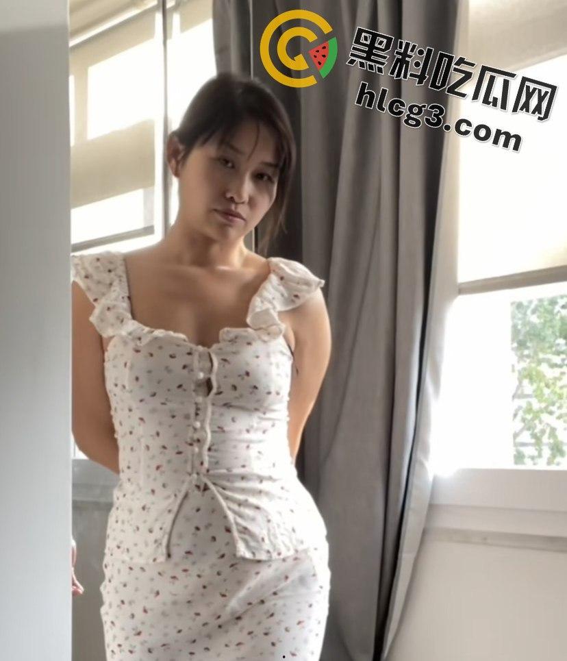 抖音贤妻良母网红『Lulu爱三明治』私拍视频曝光！华裔熟女老骚逼各种定制、自慰、肛交！-8