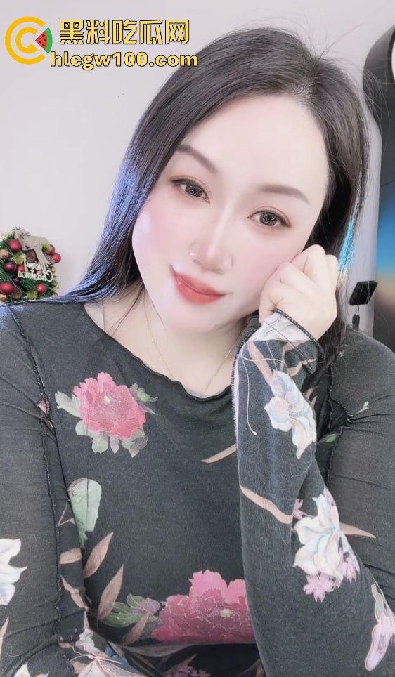 抖音健身网红『蓓蕾秋语』不雅洗澡自拍视频疯传 这翘臀太顶辣到爆 15cm以下兄弟直接劝退小鸡鸡 !-2