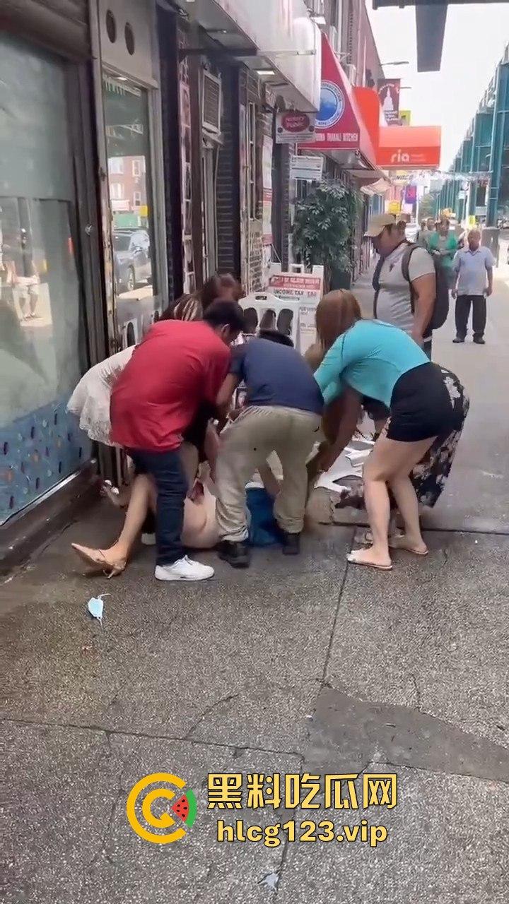 纽约华人区站街女为抢客户互殴,白天华人打晚上洋马拼,唐人街的行情卷成这样了?-4