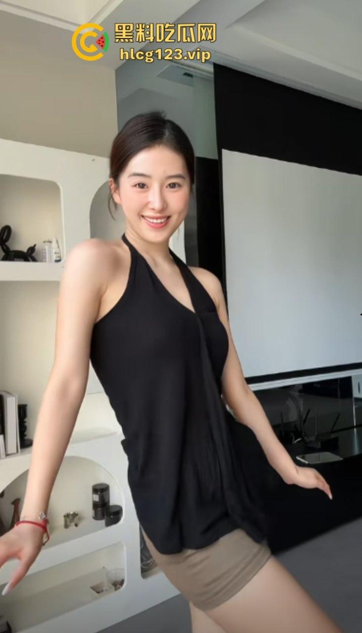 三只羊【小允儿】最想删掉的私密啪啪视频被曝 原来身材好的都被玩了-9