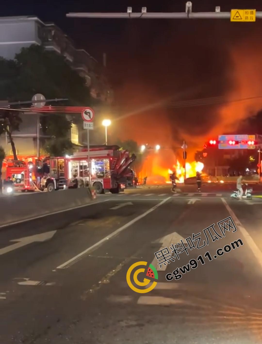 广州白云区货车爆炸险酿惨剧!滔滔大火,硝烟弥漫,爆破连连,现场独有的耀眼与震撼,不容错过-8