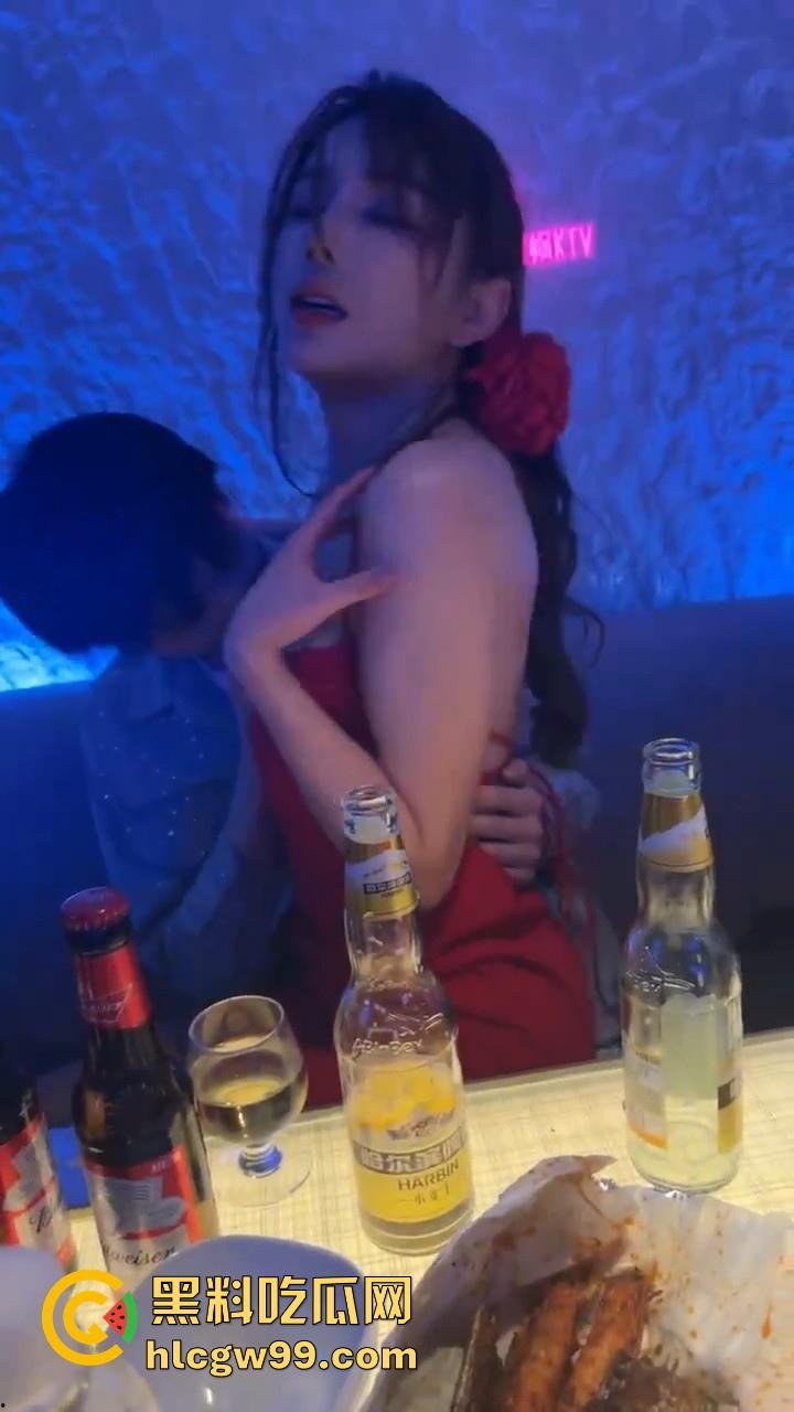 玩归玩闹归闹夜店里面别拍照!大城市夜店精彩瞬间流出,都是极品身材的骚货,还是你们会玩!-10