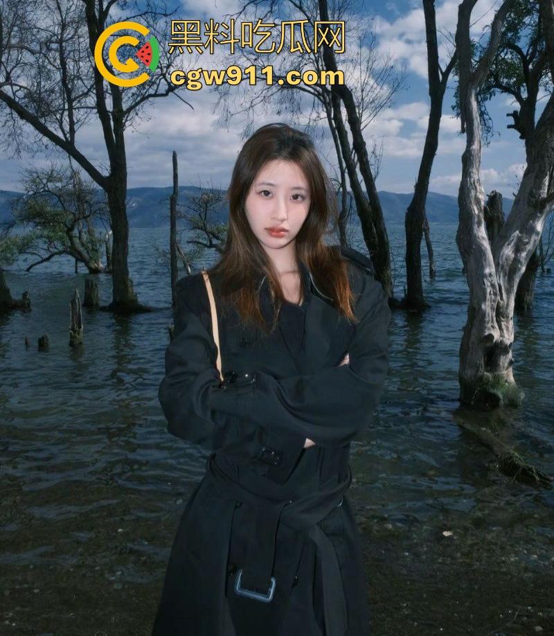 英国留学生【张慧敏】约炮视频曝光,黑丝美腿极品身材,按头口交无套后入猛操,反差魅力炸裂!-1