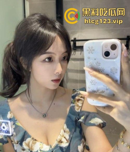 广西南宁咖啡店老板娘马苏被曝偷情!黑丝后入猛操到欲仙欲死,简直就是人间尤物!-1