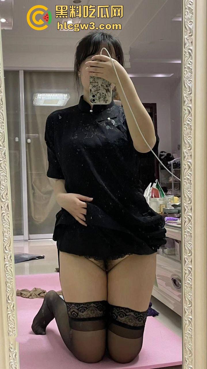 真实调教反差年轻人妻【郭一菲】吃鸡口技娴熟,肥臀上下打桩节奏骚翻天,床上却成浪叫小母狗!-10