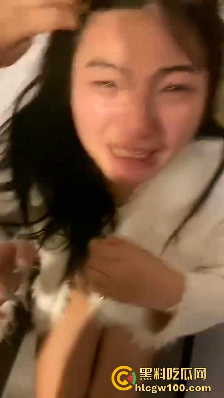 防火防盗防闺蜜 湖南小三惯犯【陈玉洁】纠缠闺蜜老公还免费送炮被捉奸在床 打成哭狗跪求原谅-8