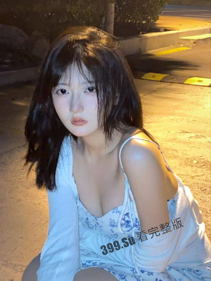 西安极品反差婊 林美鑫 一个月三万包养费 口活技术非常nice 物超所值的小骚逼 与金主性爱视频流出-1