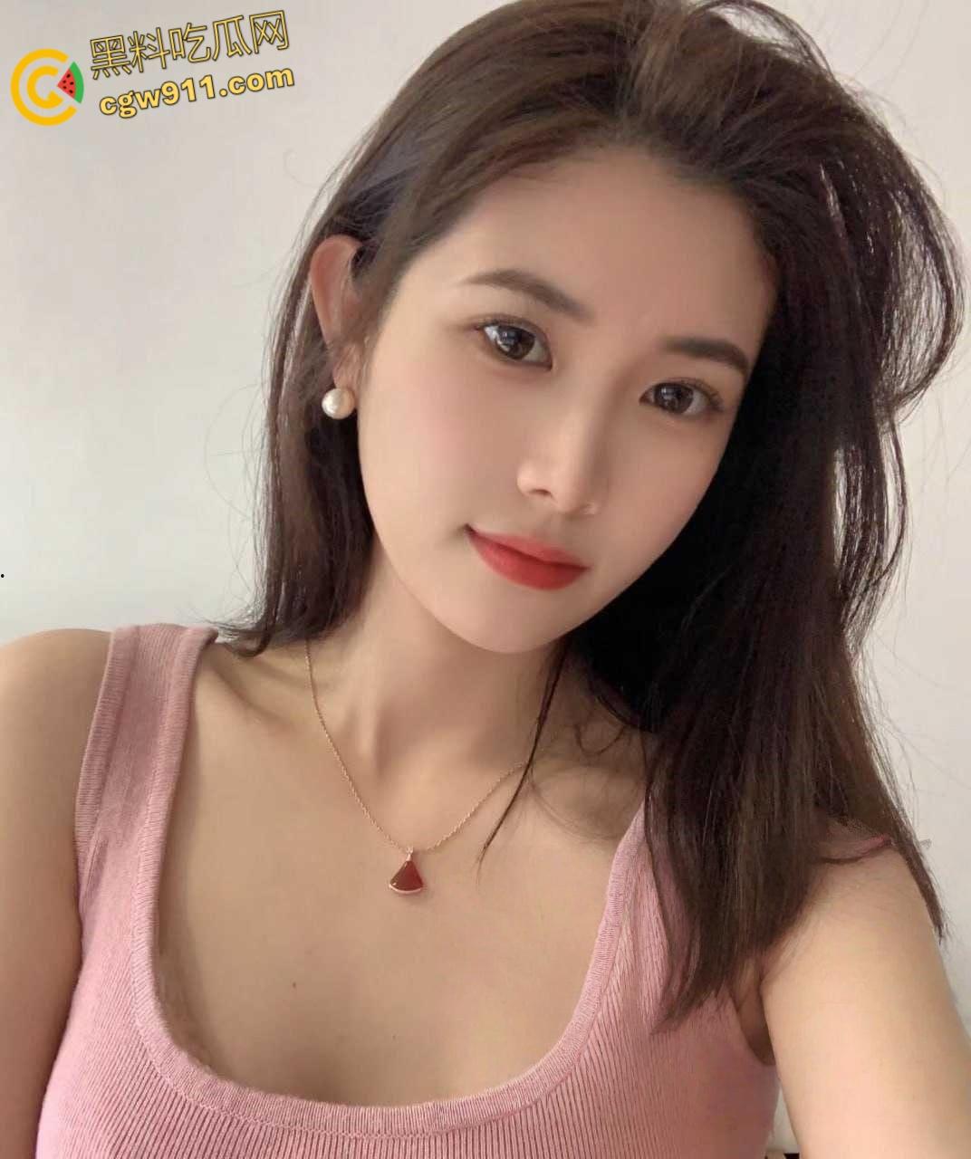 四川建设银行贷款经理【陆新菁】,极品御姐肉丝美腿,被银行大客户包养,被操的淫语不断,丝袜美臀全是精液!-2