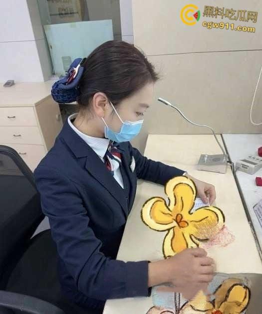 四川建设银行贷款经理【陆新菁】,极品御姐肉丝美腿,被银行大客户包养,被操的淫语不断,丝袜美臀全是精液!-3