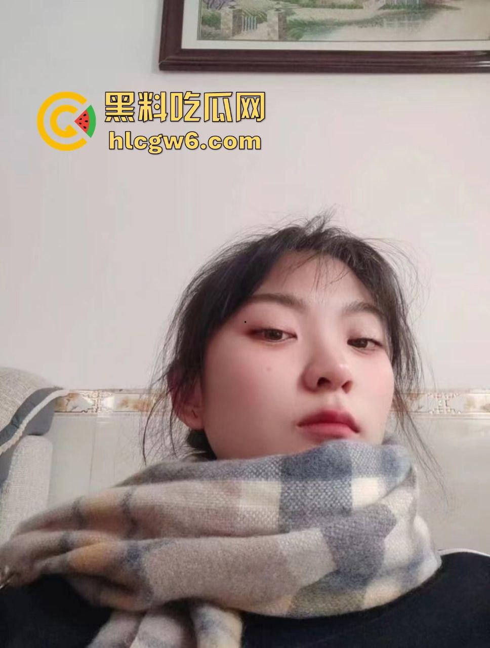 贵州财经商务英语大一【常雪】私密视频意外流出 渣男操到逼肿还曝光视频,这种狗男人活该被骂!-6