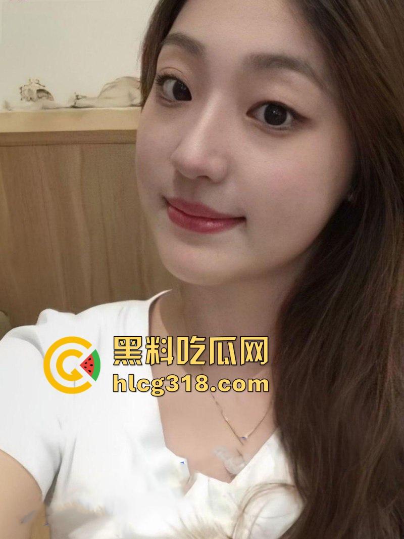 陕西西安美术学院【郑芊芊】出租屋苦练姿势为下海做准备疯狂练技, 一心下海搞钱,男友成她的工具!-4