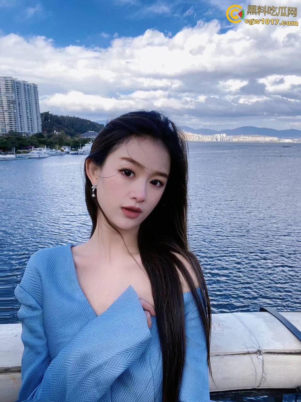 清纯学生妹【李紫涵】,被男友调教自拍泄露,被狗链绑住滴蜡调教,跪在地上口爆榨精,可甜可骚真乃极品!-1