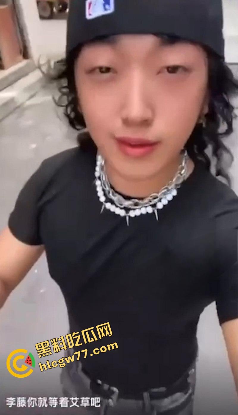 精神小伙【陈俣欹】朋友圈破防,狂喊我要操死你,抖音直播要啪啪李藤,现场录屏火爆全网!-9