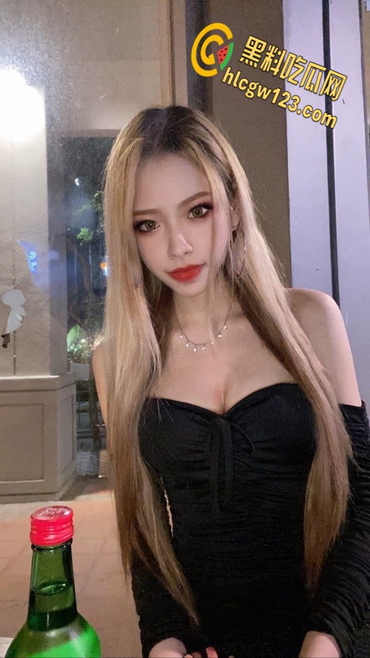 台湾IG网红极品身材大奶，和男友淫荡不雅自拍流出，高颜值极品身材脸淫荡！-6