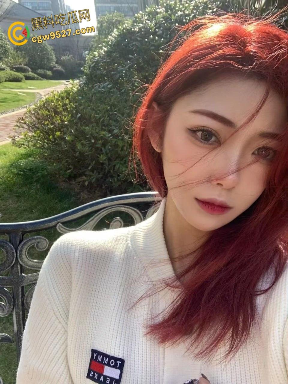 重庆美术学院【江晓晓】,直播被金主线下邀约,多种情趣内衣大秀诱人胴体,高超口技榨取金主精华 !-4