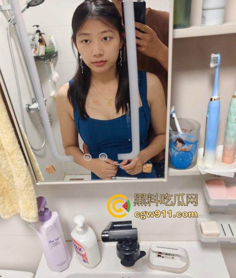 江苏幼师少女露脸性爱视频流出,为人师表化身榨精母狗,露脸口交,后入狂插直射嘴里,太他妈骚了!-3