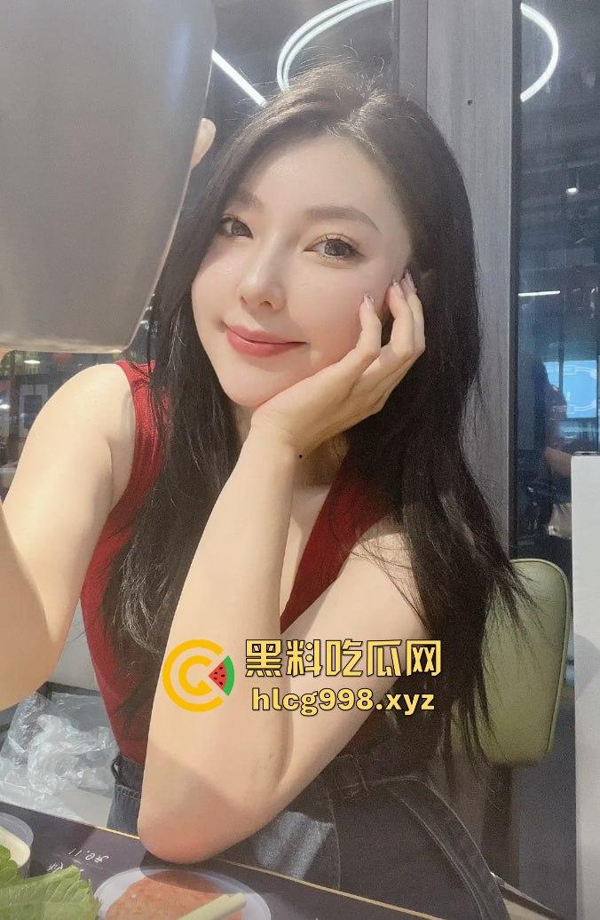 抖音1万粉丝小网红【偷走一头猪猪】!清秀女神转型黄播,啤酒瓶激情自慰,长腿裸舞跳得你直上头!-3