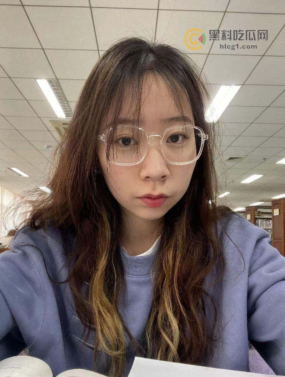 山东小娇妻李娇背叛丈夫,白丝黑木耳足交视频外泄,引发全网狂潮!-1