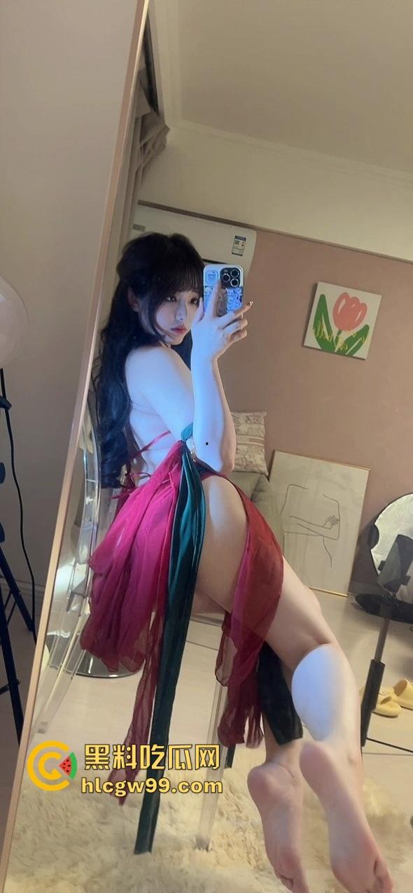 B站主播『Dear诱诱』情人节榜一大哥体验女友服务，互联网卖逼新模式，1000软妹币起步包天随便玩！-8