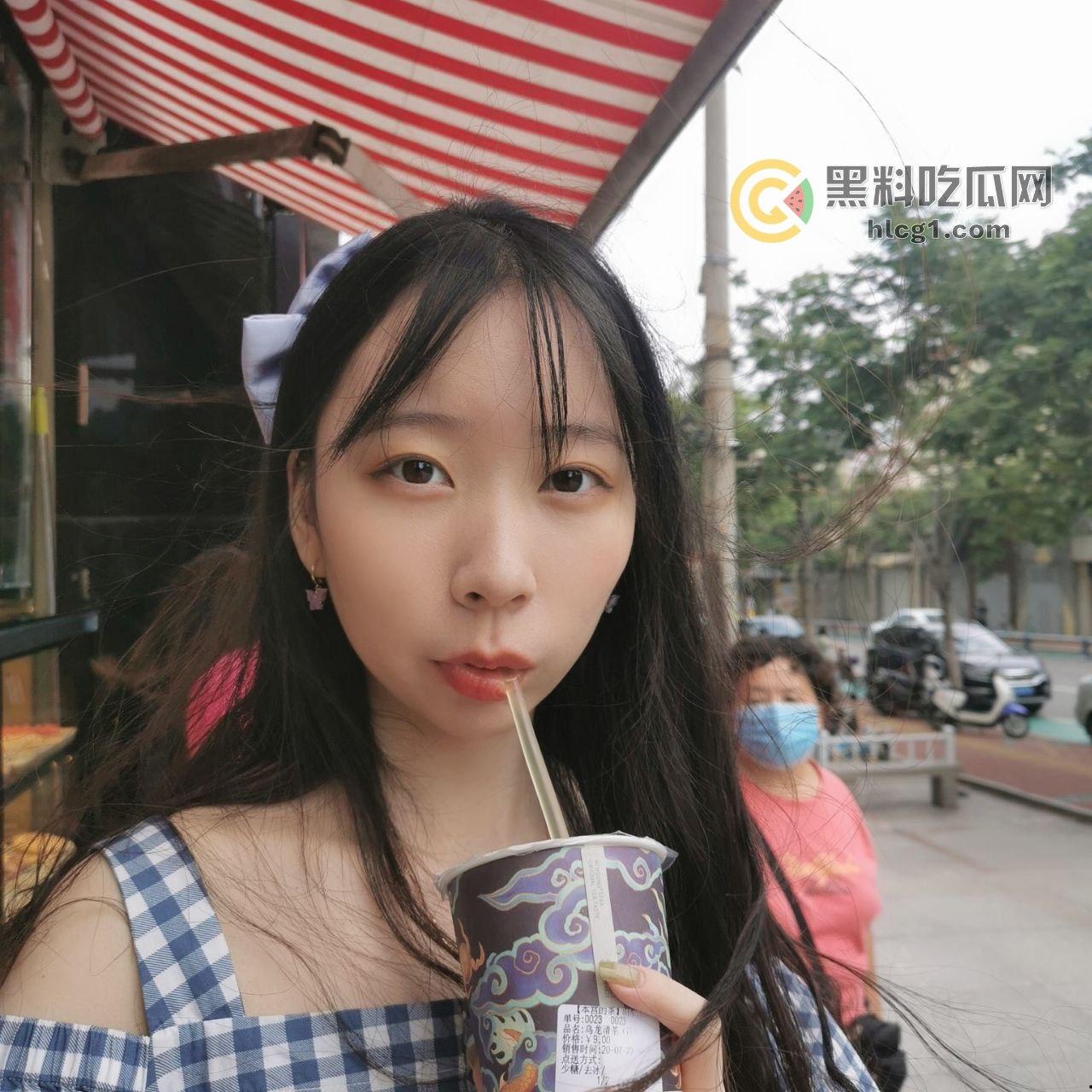 山东小娇妻李娇背叛丈夫,白丝黑木耳足交视频外泄,引发全网狂潮!-4