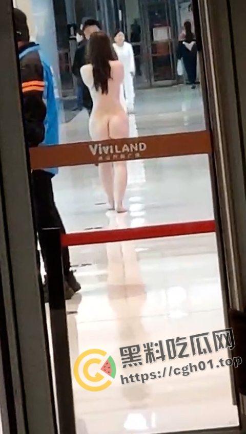 裸奔就是艺术!武汉万科女子裸奔 南宁多起裸奔 裸奔年年有 今年特别多啊-3