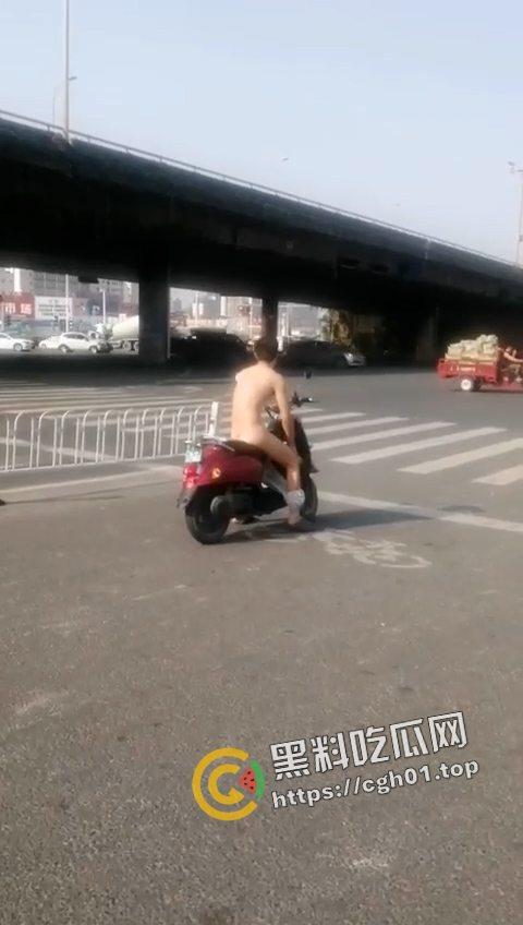 裸奔就是艺术!武汉万科女子裸奔 南宁多起裸奔 裸奔年年有 今年特别多啊-7