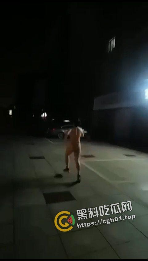 裸奔就是艺术!武汉万科女子裸奔 南宁多起裸奔 裸奔年年有 今年特别多啊-12