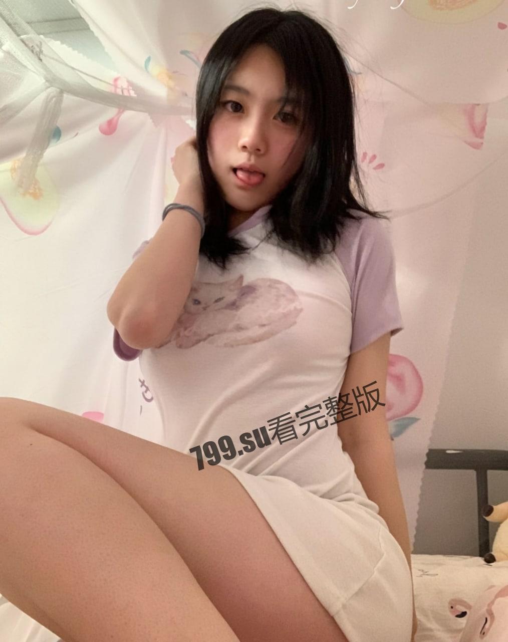 微博 小奶牛 babycow 露脸定制合集 扣逼自慰骚洞一览无余-3