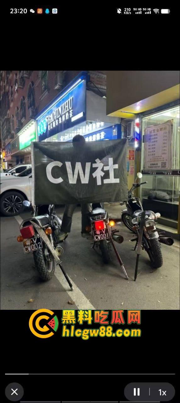 普宁盛产精神小伙，精神小伙又疯了？刀仔砍人血溅街头，这回不是社会摇，是进局子摇！-10