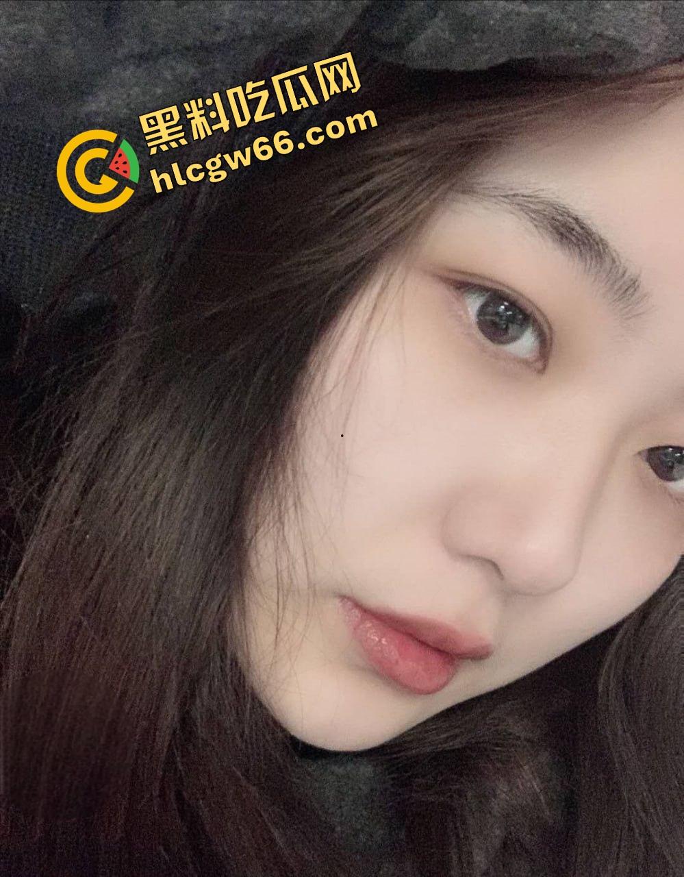 西安音乐学院反差婊【夏雨】欣操逼骚话连天,白嫩美乳被揉爆 深喉口爆内射爽到爆!-1