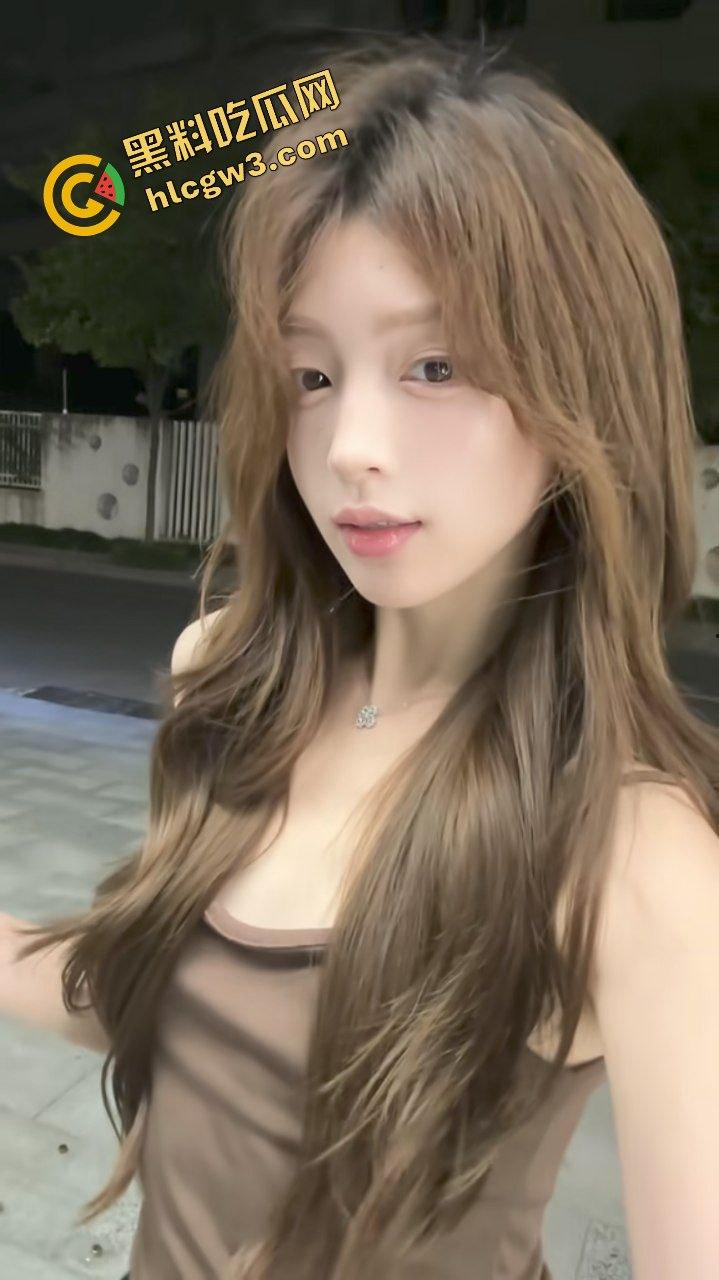 广州南站小巷子母狗骚鸡妹『唐妙怡』做鸡被大哥看上包养 情趣黑丝站起来蹬!独家流出!-2