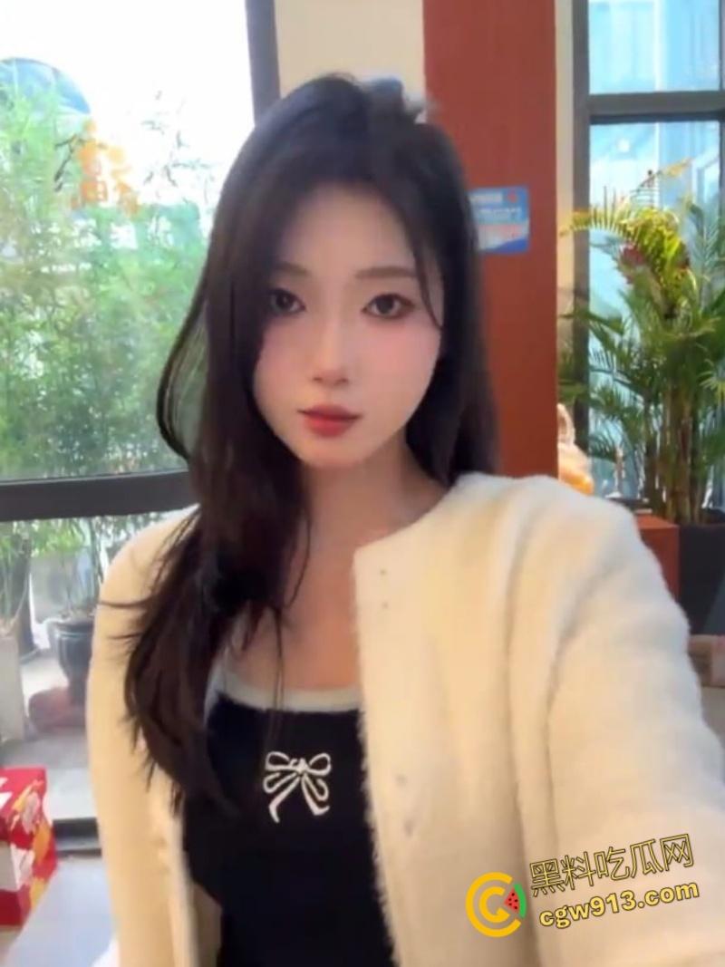 吉林工商学院【王馨岚】,清纯校花跟男友自拍流出,反差母狗口技娴熟,忠爱口爆吞精,停都停不下来!-2