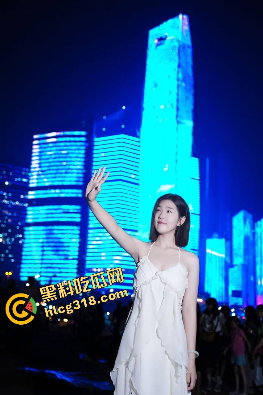 厕所都能变炮房，卫生间对镜啪啪玩花样小情侣自拍流出，腿架肩上边操边录，女主骚到破音！-3