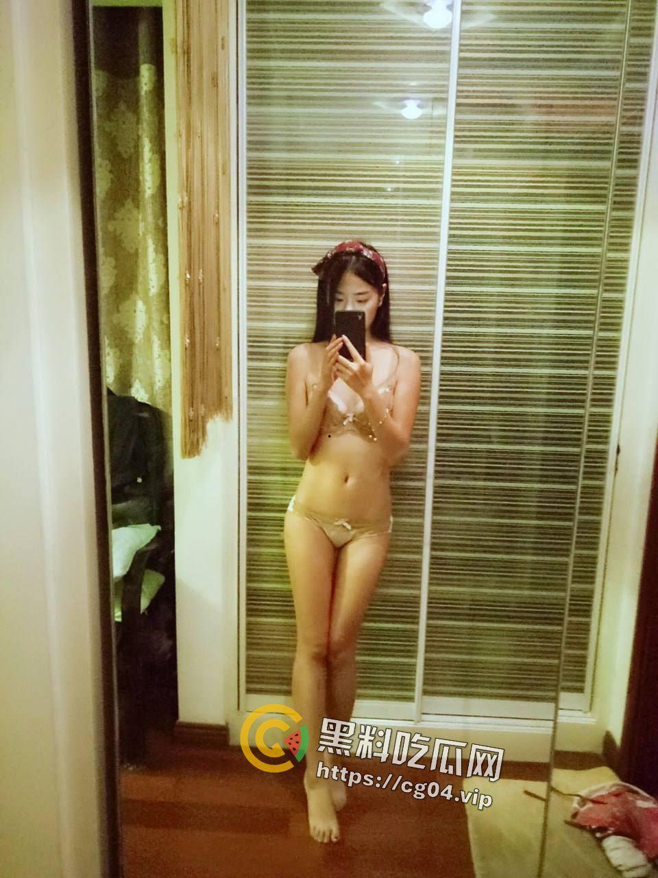 全网呼叫陕UGN652奔驰车主恭喜你当接盘侠啦！你的老婆曾经坐台被包养 卖肉上位哦-3