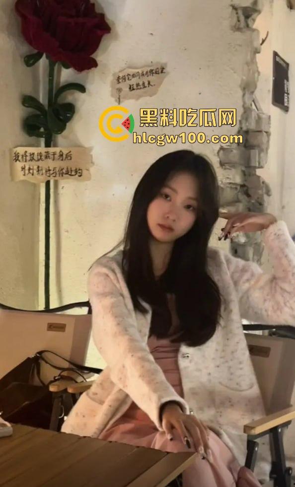 重庆工商大学经济学院【张琪】校内装乖乖学生，校外却给人当小三，没毕业就吃上人夫鸡巴吃到停不下来！-8