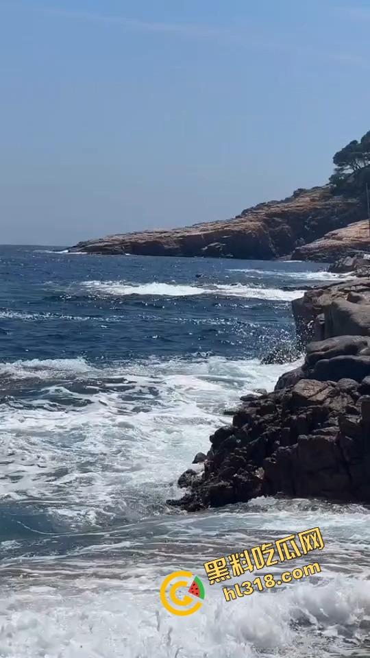 风雨交加浪涌如潮，在海中怒干鲍鱼，海风吹干精液，浪花上打在身上啪啪响，他说风雨中这点痛算什么！-2