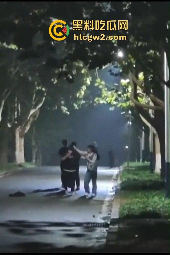 杭州艺校纯爱战士再倒下 女友在校期间背着男友发裸照自慰视频 被抓后校内怒扇耳光 真是母狗属性拉满！-5