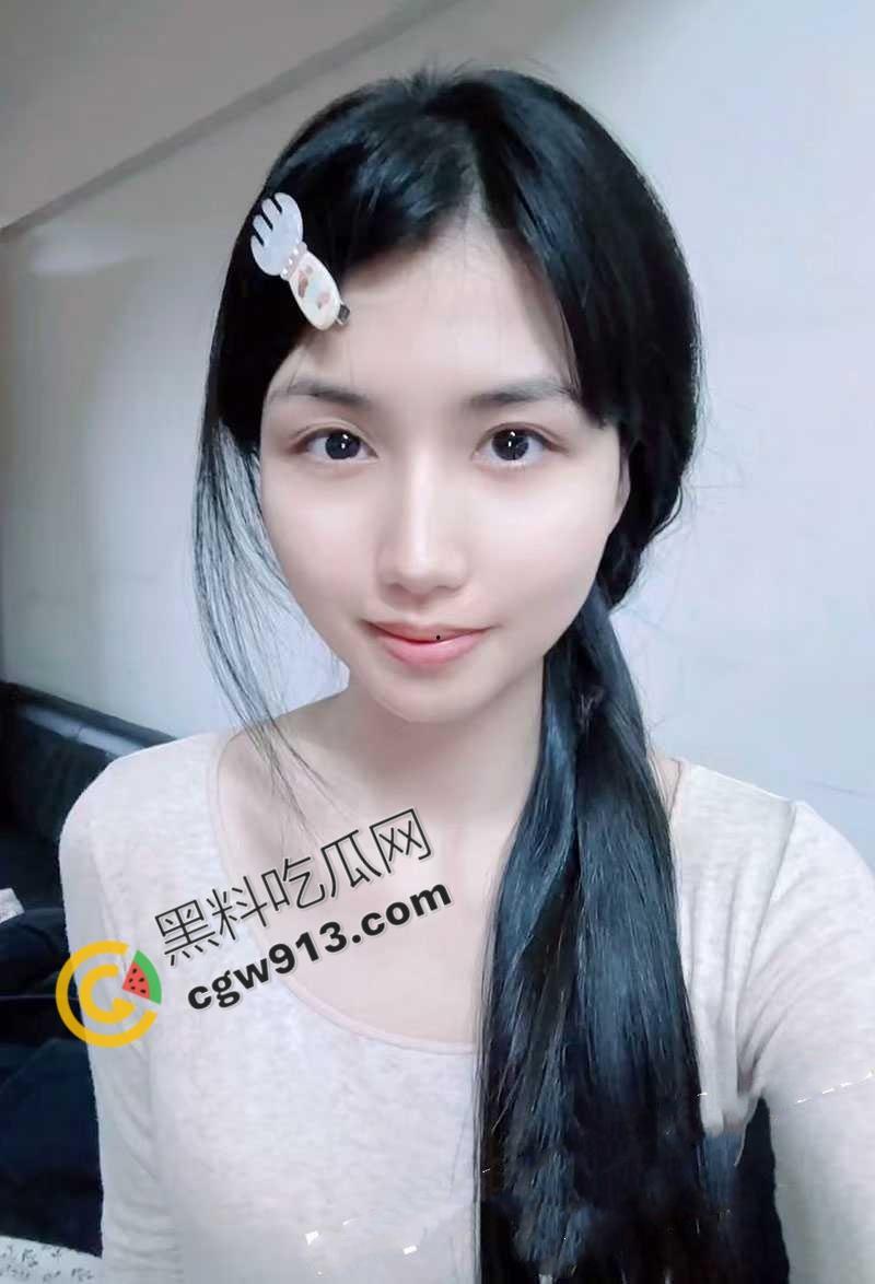 上海美女学霸李思怡的淫乱私生活!背着男友约炮,被大屌炮友狂抽粉嫩小穴,淫靡至极-1