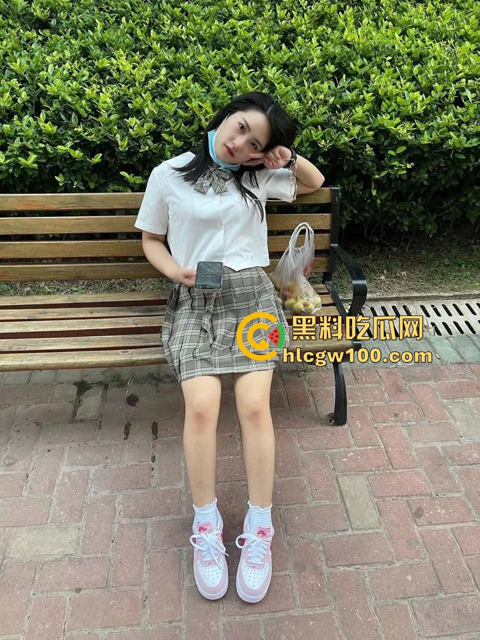 合肥技师谢【悠然】被PUA成骚货,下班直奔大哥家,自慰到高潮再插浪穴,还主动求内射,高潮后嗷嗷叫迷得人骨头酥!-4