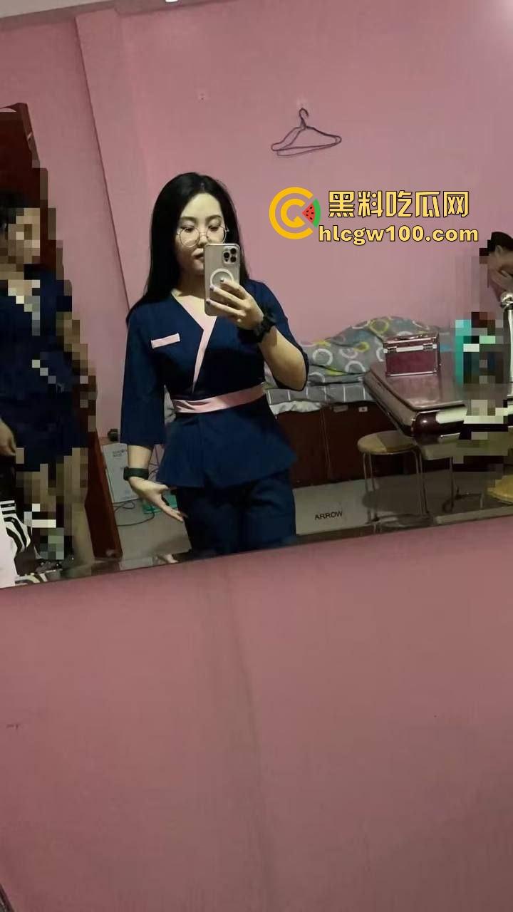 合肥技师谢【悠然】被PUA成骚货,下班直奔大哥家,自慰到高潮再插浪穴,还主动求内射,高潮后嗷嗷叫迷得人骨头酥!-5