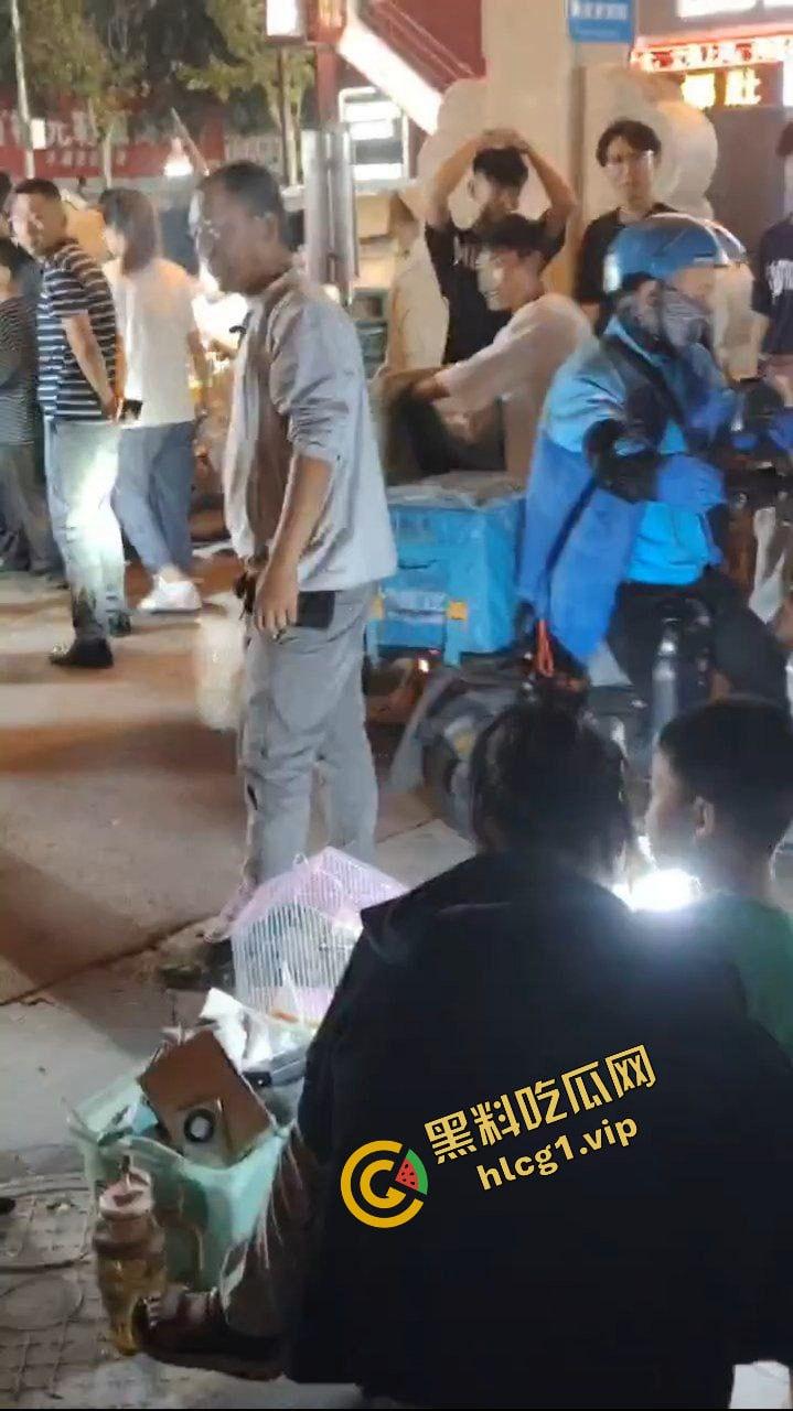 山东潍坊高密砍人事件！因夜市摊位起争执 一言不合一刀封喉！血腥慎点！-8