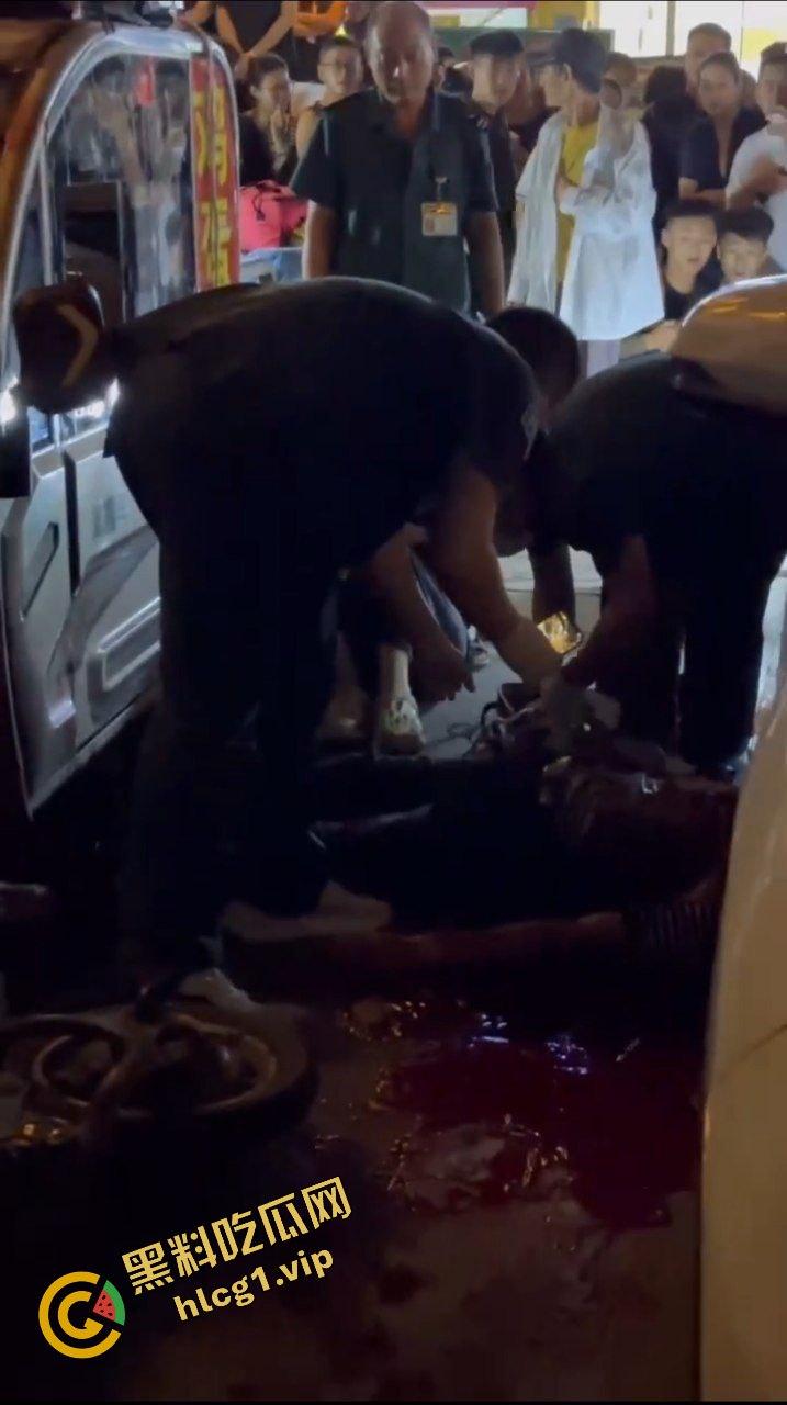 山东潍坊高密砍人事件！因夜市摊位起争执 一言不合一刀封喉！血腥慎点！-11