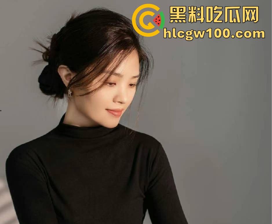 绍兴柯桥极品人妻【张璞泽】早年私密视频泄露,全裸露乳显穴伺候男友,温柔口交乖巧到极致!-1